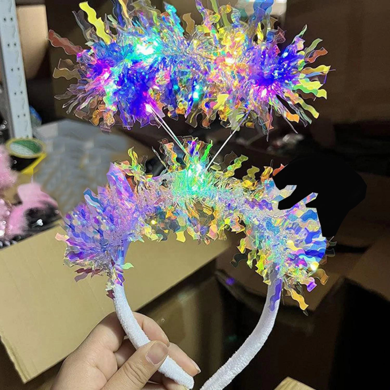 Beyaz Renk Gümüş Işıltılı Püsküllü Led Işıklı Parlak Hologramlı Taç 25x12 Cm - Görsel 2