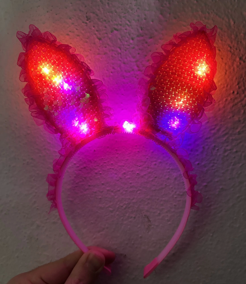 Kenarları Dantelli Fuşya Pullu Payetli Led Işıklı Tavşan Kulak Taç 23x19 Cm - Görsel 2