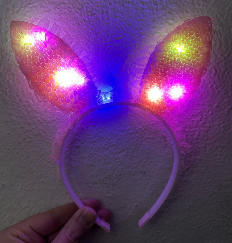 Kenarları Dantelli Pembe Pullu Payetli Led Işıklı Tavşan Kulak Taç 23x19 Cm - Görsel 2