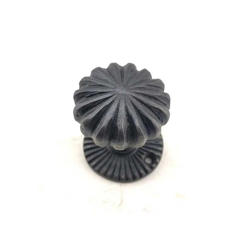 Antika Tarz Dekoratif Pirinç Açarlı Kapı Babası - 50mm