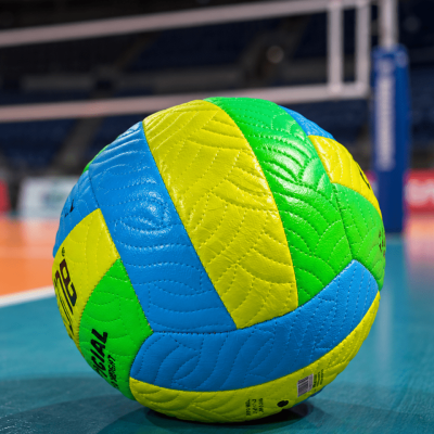 Dayanıklı Voleybol Topu Yumuşak Dokulu Dengeli Sekme Yapısı