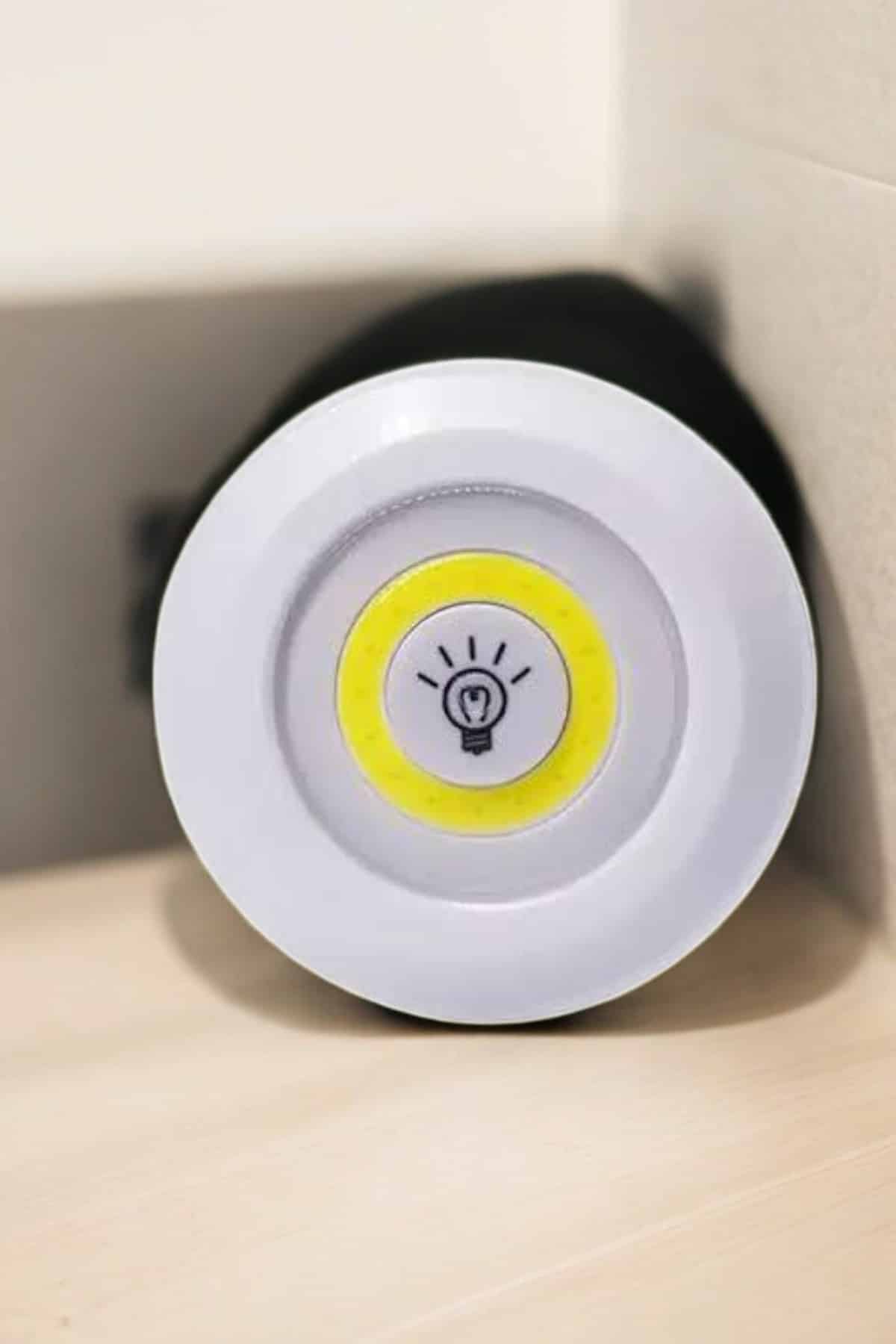Spot Lamba Led Işık 3'lü Uzaktan Kumandalı Pilli Yapışkanlı Kablosuz